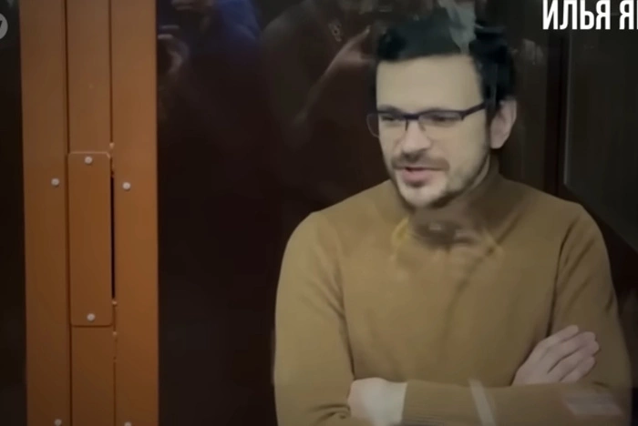 Илью Яшина приговорили к 8,5 года за распространение фейков о ВС РФ