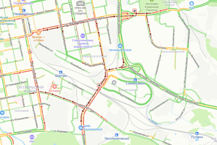 Зверские пробки: в Екатеринбурге сняли асфальт около многострадальной новой мегаразвязки