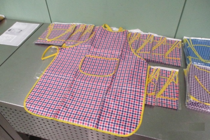 В Кольцово задержали гражданина Баку, который пытался провезти в Россию 23 килограмма фартуков