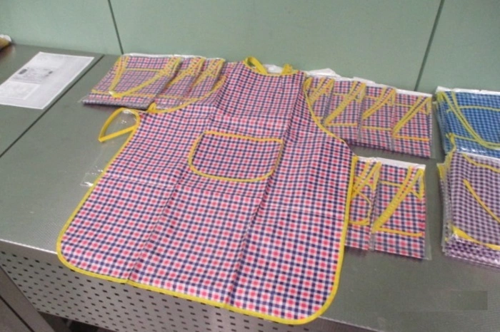 В Кольцово задержали гражданина Баку, который пытался провезти в Россию 23 килограмма фартуков