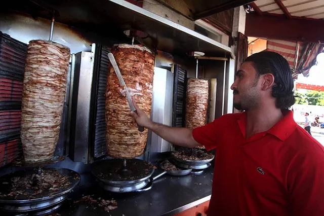 Боевика ИГ высмеяли за похожую на шаурму военную форму