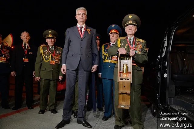 Вечный огонь прибыл в Екатеринбург