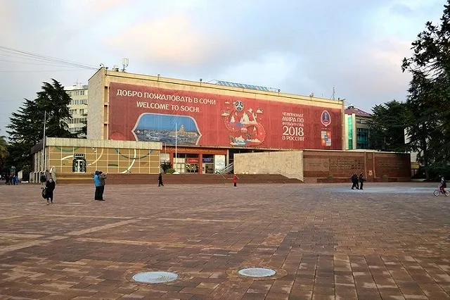 Жителей Сочи оставили без телевидения из-за гирлянд к чемпионату мира по футболу