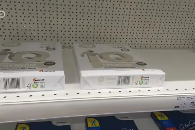 Китайские поставщики отправили в Екатеринбург «мегатонны» офисной бумаги