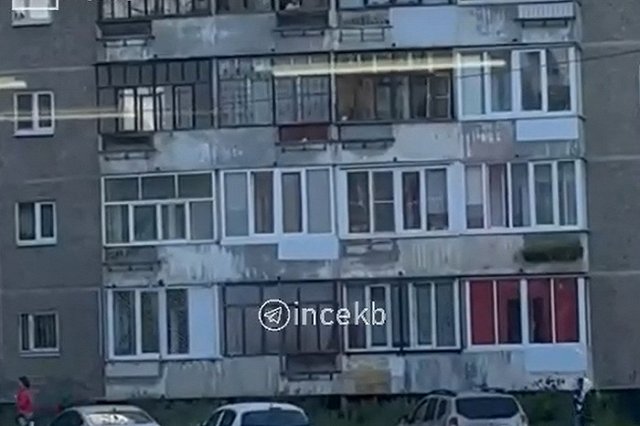 Екатеринбургские подростки закидали прохожих шариками с водой