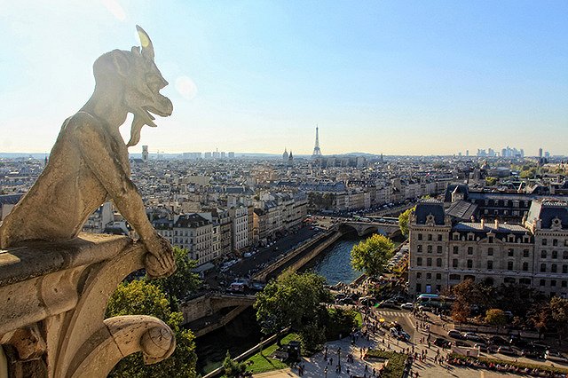 Роспотребнадзор посоветовал россиянам не покидать страну на каникулах