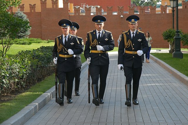 10 свердловчан отправятся служить в Президентский полк