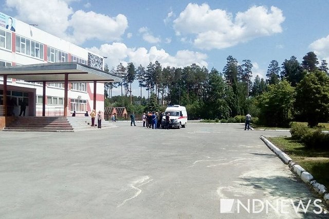 4-летний Дима доставлен в больницу: у него пневмония и он весь искусан клещами