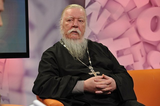 Представитель РПЦ посоветовал россиянам начать просить милостыню едой на улицах