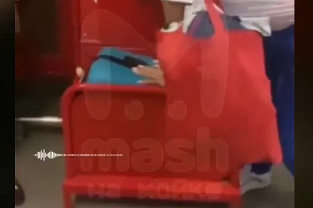 «Уральские авиалинии» не разрешили ребёнку взять с собой в самолёт чемодан