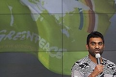 Глава Greenpeace попросил встречи с Путиным