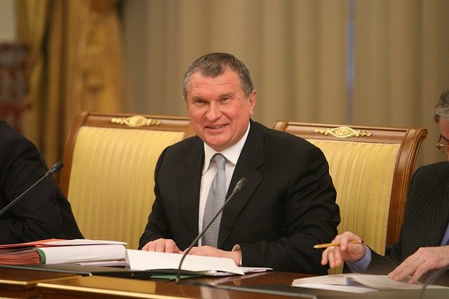 Топ-менеджеры российских госкомпаний зарабатывают слишком много