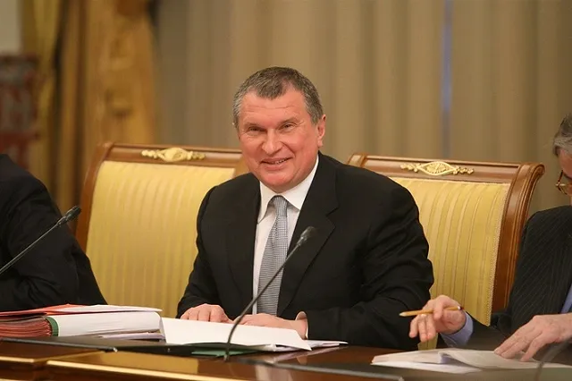 Топ-менеджеры российских госкомпаний зарабатывают слишком много