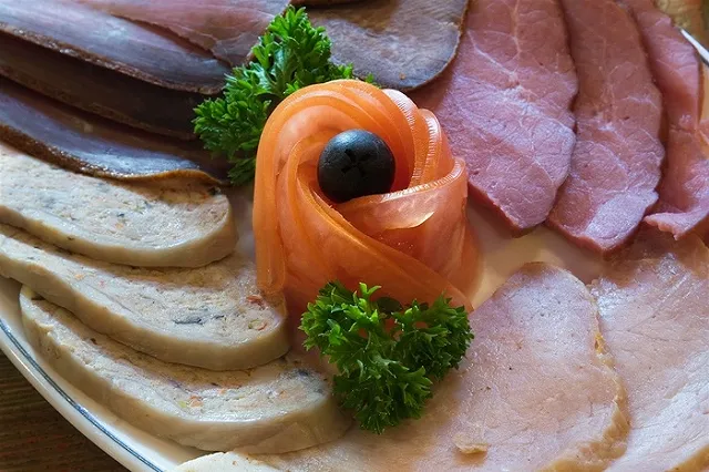 Свердловский арбитраж отменил штраф интернет-магазину за торговлю «санкционкой»