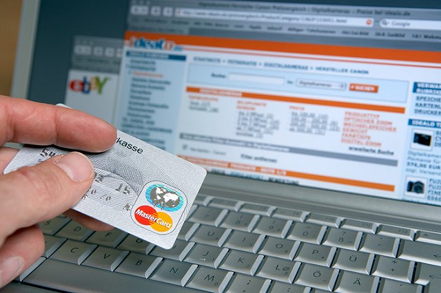 Ритейлеры предложили поставить иностранные интернет-посылки на учет