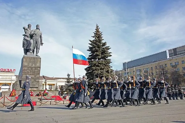 В день памяти Уральского добровольческого танкового корпуса открыли доску