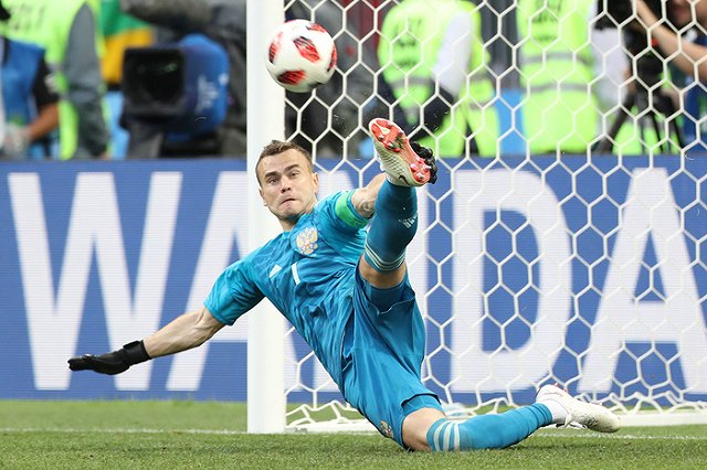 Дзюба «обучил» Акинфеева победному сейву в матче с Испанией