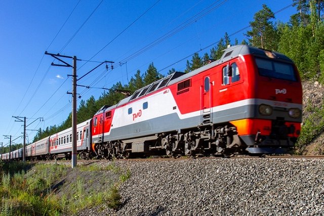 В Екатеринбурге поезд насмерть сбил женщину