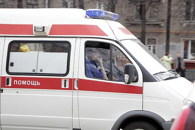 Екатеринбургские врачи спасли от ампутации руки мужчину, который упал с высоты