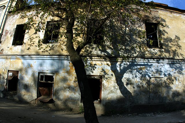 Обрушившийся дом на улице Энтузиастов в Екатеринбурге снесут, жильцов расселят