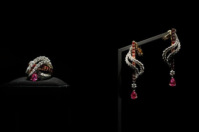 После драки с дочерью у женщины таинственным образом пропала серьга