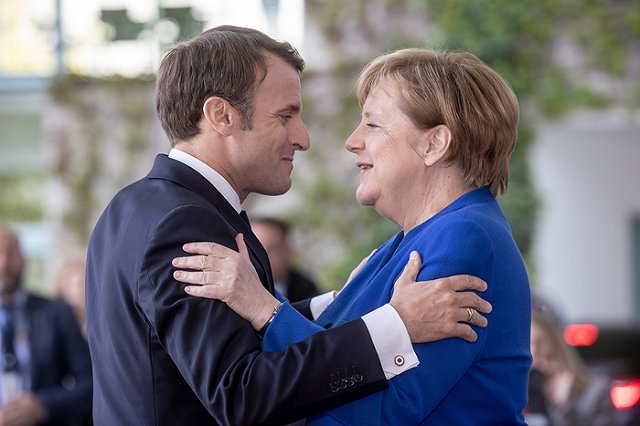 Погребинский: Меркель и Макрон «оторвут голову» Киеву за «Северный поток-2»