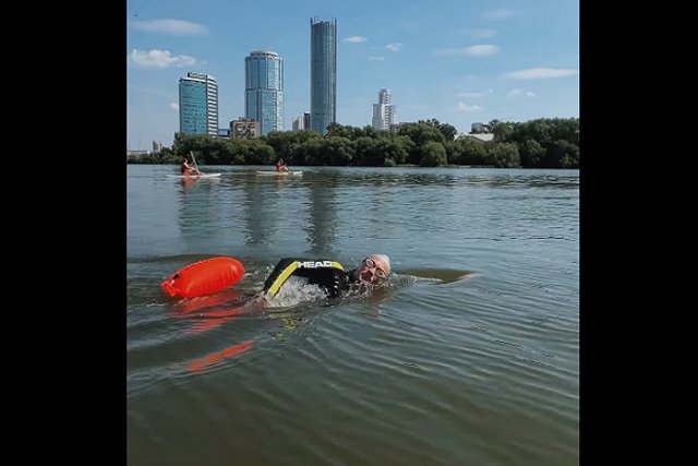 Воду в Исети в центре Екатеринбурга неожиданно признали пригодной для плавания
