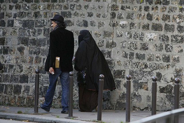 Чешский вице-премьер предупредил о готовности ответить на санкции ЕС