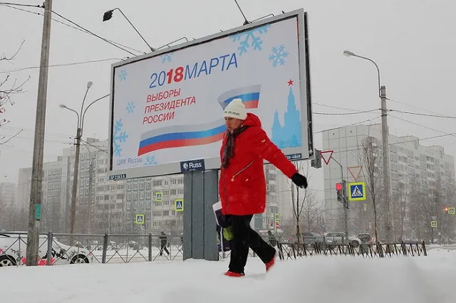 Кандидат в президенты привез в ЦИК вместо подписей чистые листы