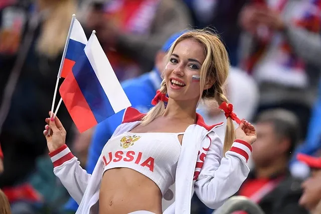 Самая красивая российская болельщица оказалась порнозвездой
