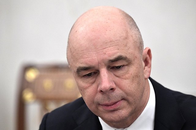 Силуанов объяснил отказ от раздачи денег россиянам