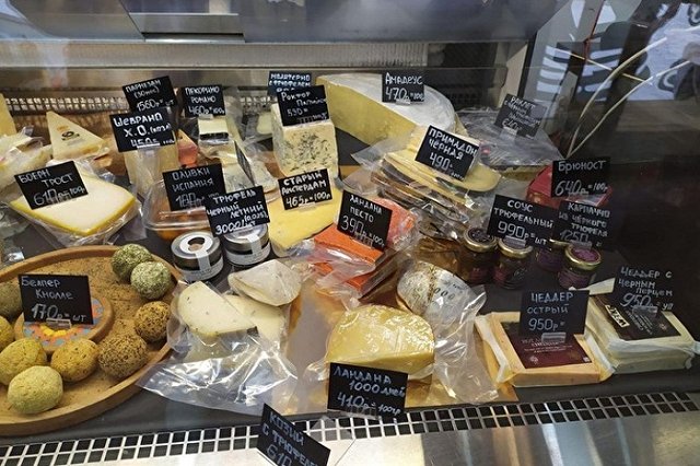 В Екатеринбурге уничтожили 300 кг французского сыра и испанского хамона