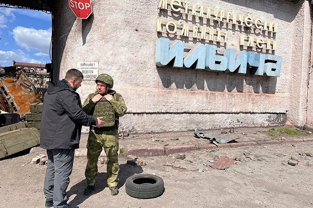 Собчак высмеяла Соловьёва, приехавшего в Мариуполь в бронежилете