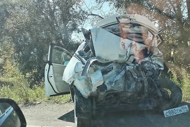 Есть погибшие: страшное ДТП произошло на свердловской трассе