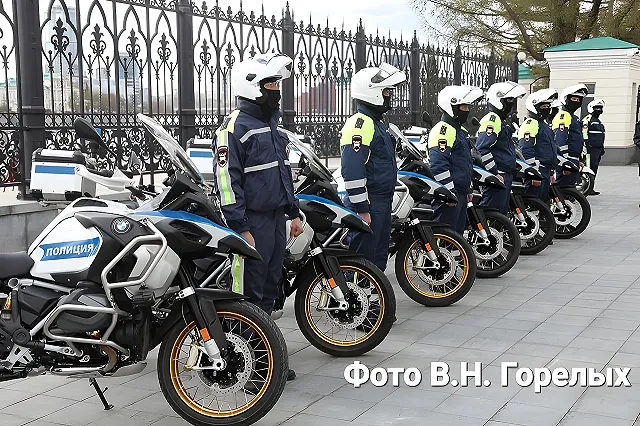 Свердловским полицейским дали команду зимние шапки сменить на летние фуражки