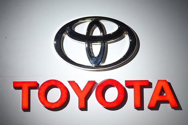 Более половины россиян предпочли иномарки