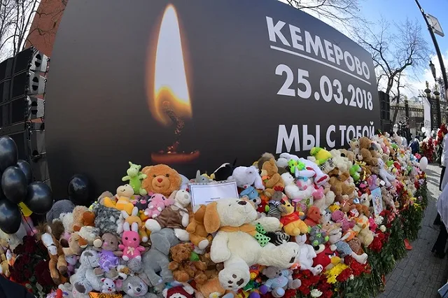 Уральский спасатель отдаст свою награду арестованному в Кемерове пожарному