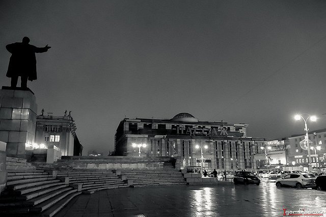 В день рождения Ленина в Екатеринбурге активисты потребовали демонтажа памятника