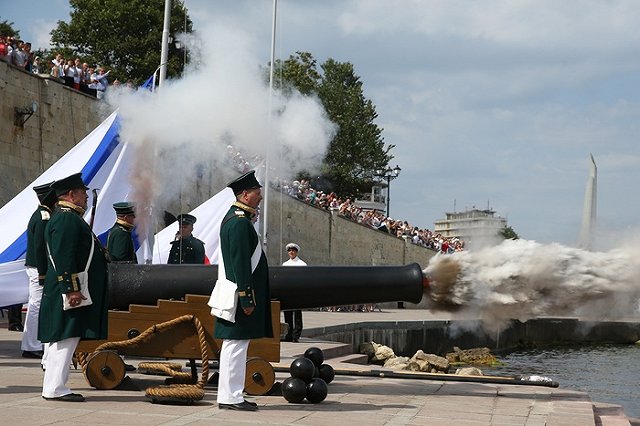 «О, свердловские прилетели?!» Екатеринбурженка рассказала об отдыхе в Севастополе