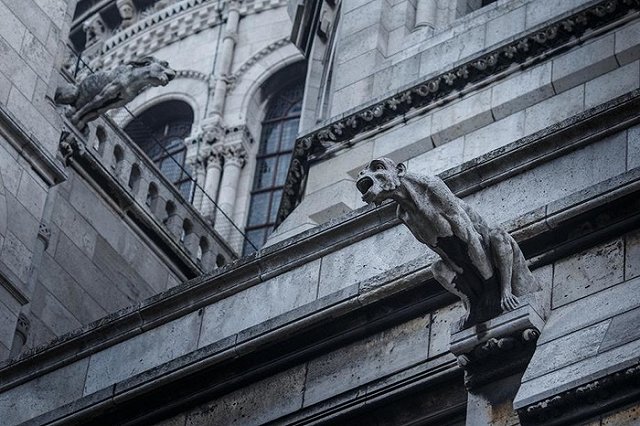 Власти Парижа рассматривают вариант 3-недельного локдауна