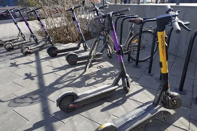 «Это лето будет последним». Европа отказывается от электросамокатов