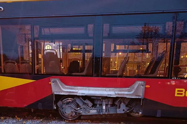 На Уралмаше сошёл с рельсов трамвай «Львёнок»