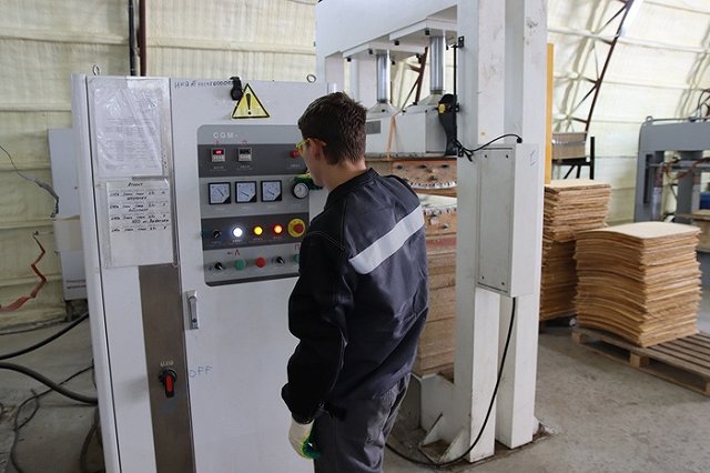 Как устроен мебельный бизнес свердловского ГУФСИН