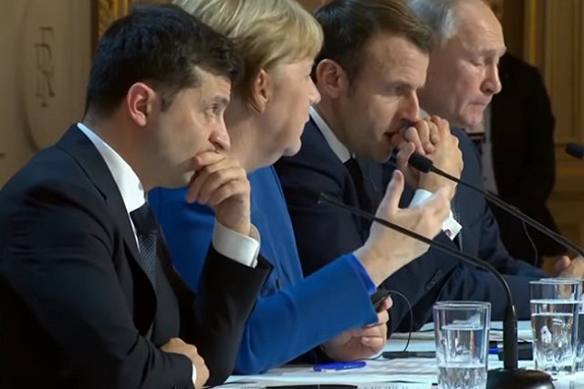 Песков ответил Зеленскому, усомнившемуся в существовании Путина