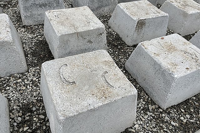 В Екатеринбург вернули на место легендарный памятник