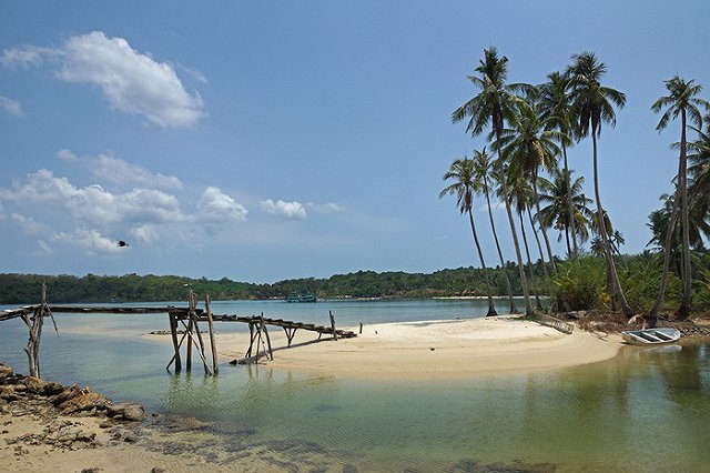Россияне из-за укрепления рубля стали сдавать купленные ранее туры