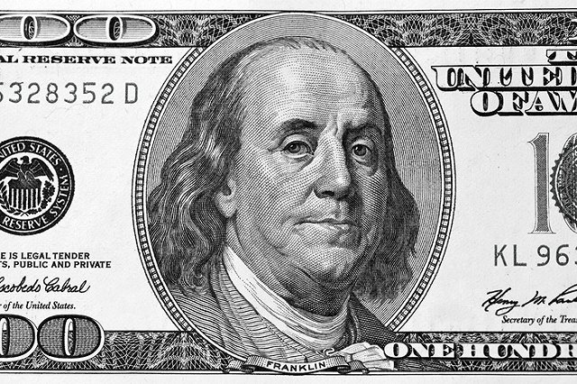 Уральцы делают вклады в валюте