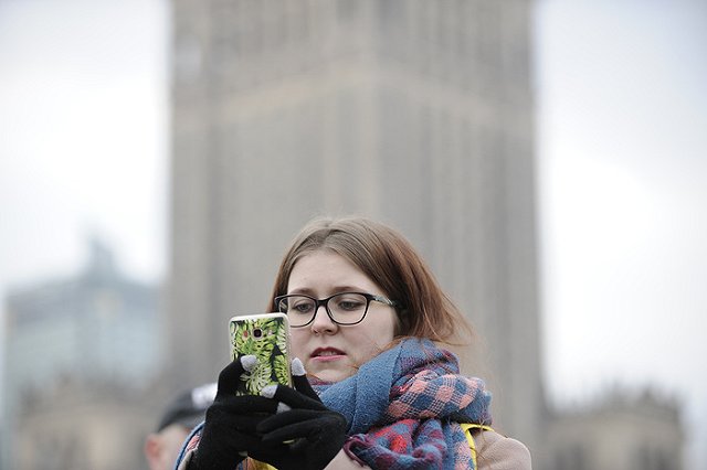 В Воронеже бывшая сотрудница сотовой компании шантажировала абонентов