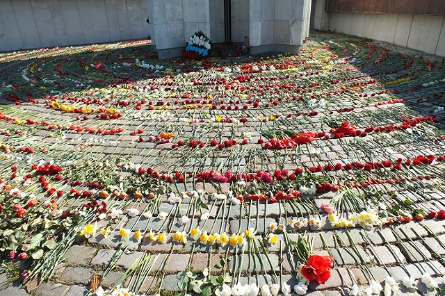 Судебные приставы вернули нижнетуринцам мемориальный комплекс, посвященный ВОВ