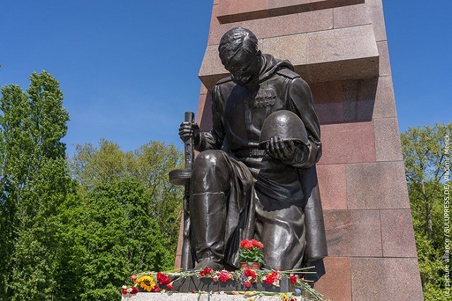 ФРГ назвала своим долгом помнить о нападении нацистской Германии на СССР